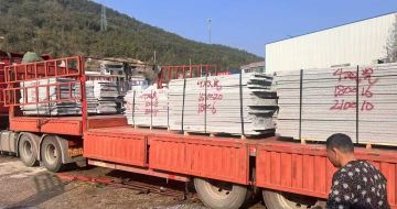 南充 芝麻灰花岗岩光面毛板出货日常