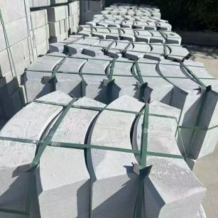 南充 芝麻灰弧形路沿石