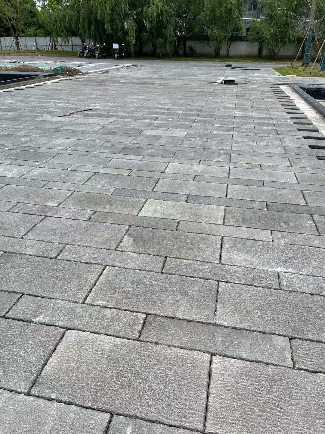 南充 工地仿古石铺装现场实拍