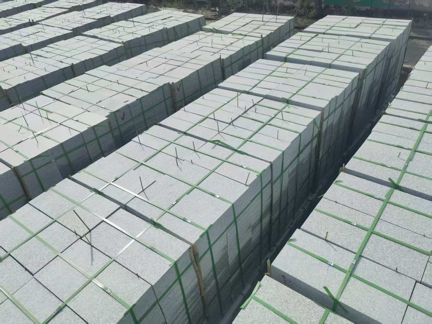 南充 芝麻白1.8公分火烧300*600地铺，清仓大甩卖